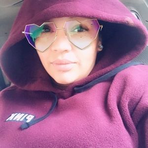 Meet your Posher, Evelyn